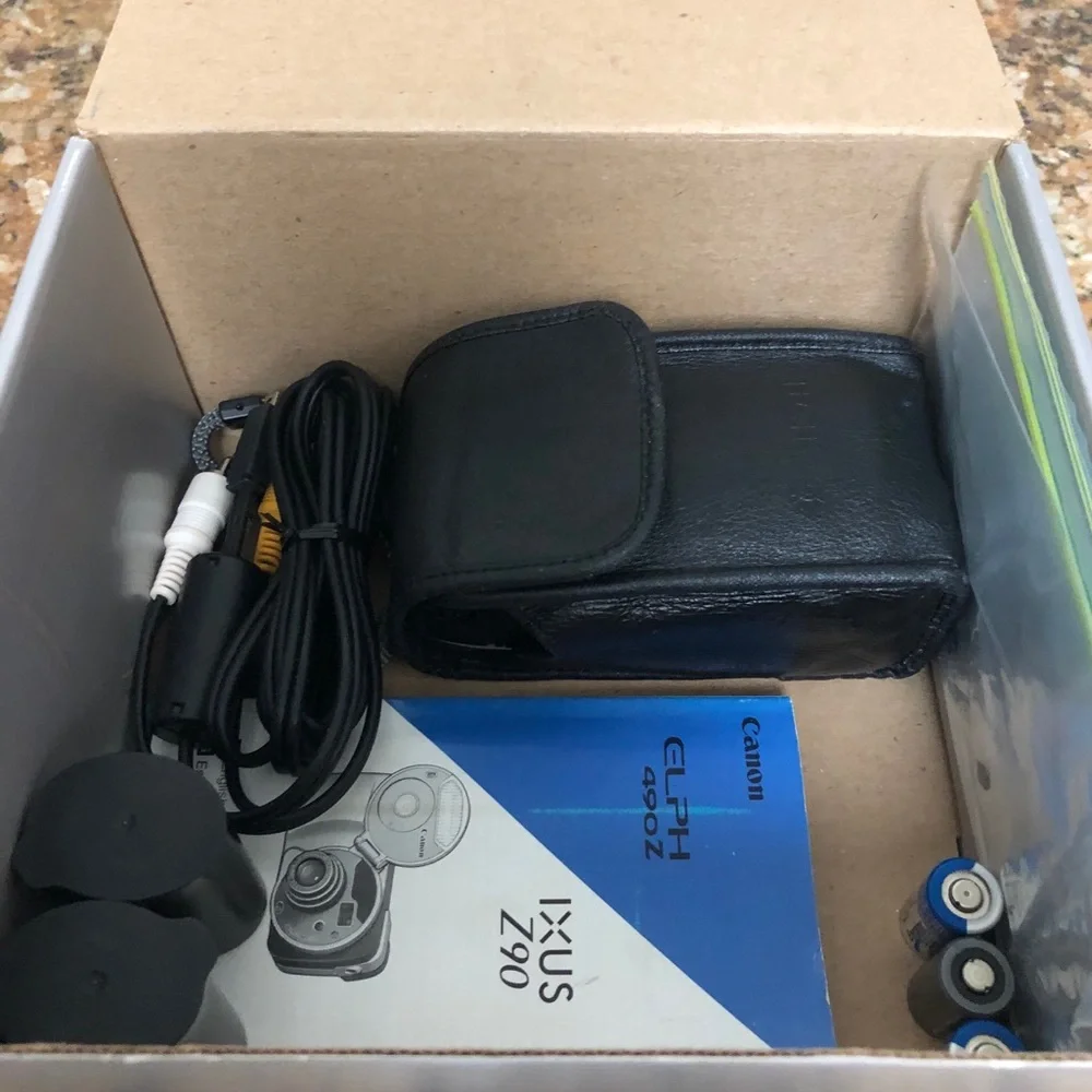 CANON ELPH Z490 FINE PIX DIGITAL ZOOM CAMERA